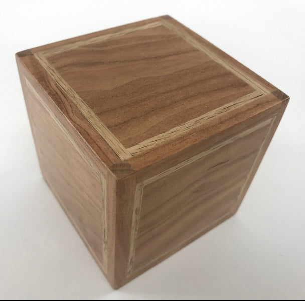 Pet Urn<p><h5><span style="color: #2b00ff;">(Base price shown) - TreeToBox