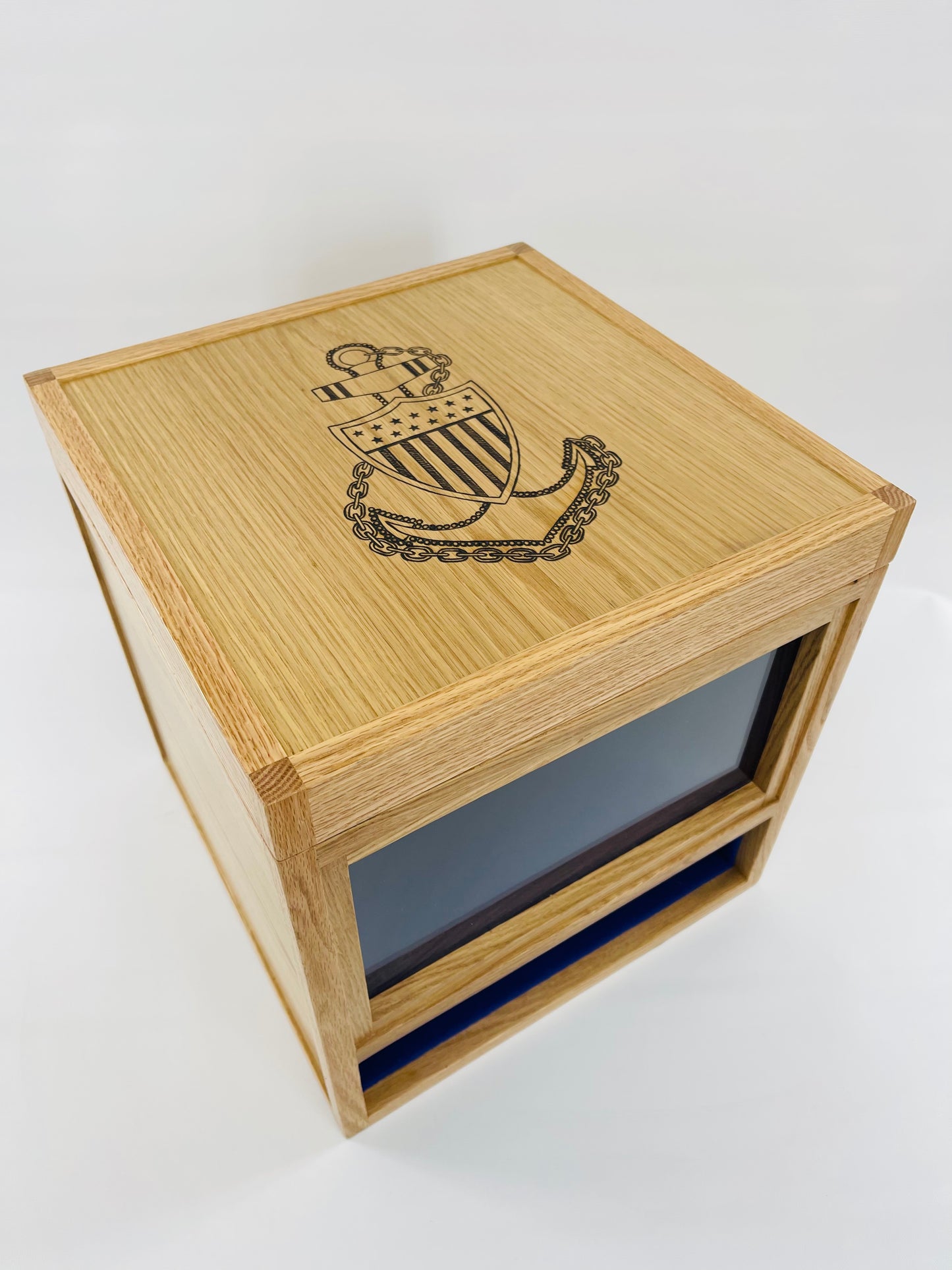 USCG Wooden Hat Box<p><h5><span style="color: #2b00ff;">(Base price shown) - TreeToBox