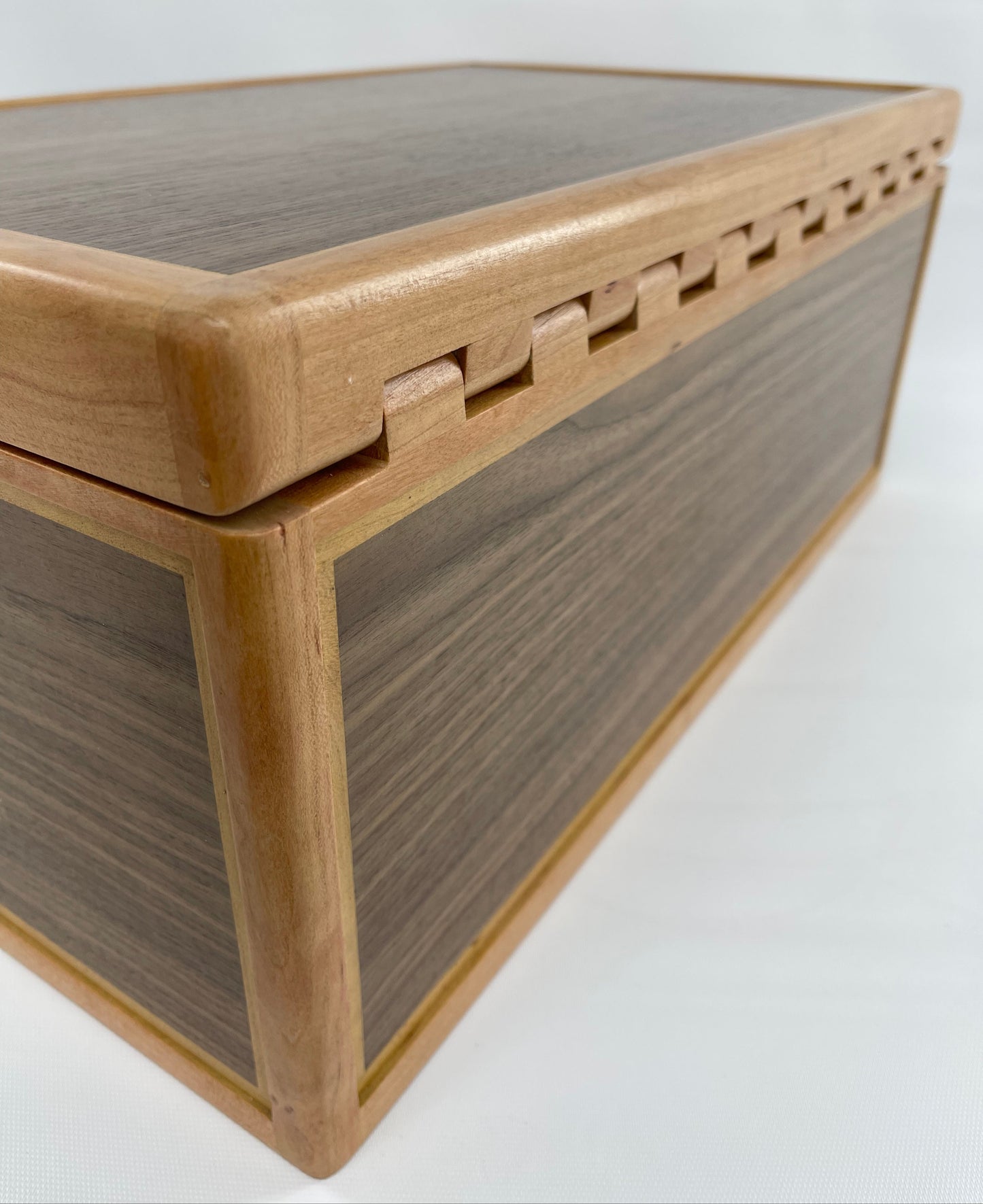 Custom Keepsake box<p><h5><span style="color: #2b00ff;">(Base price shown) - TreeToBox