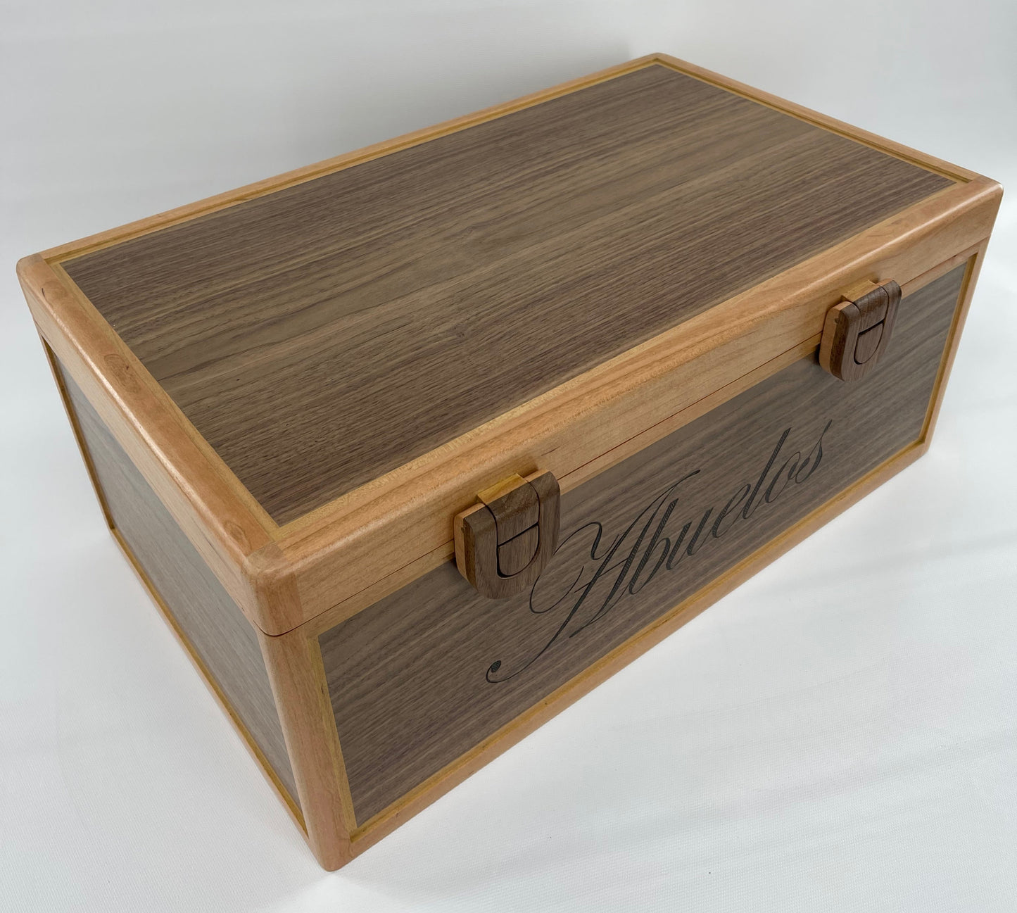 Custom Keepsake box<p><h5><span style="color: #2b00ff;">(Base price shown) - TreeToBox