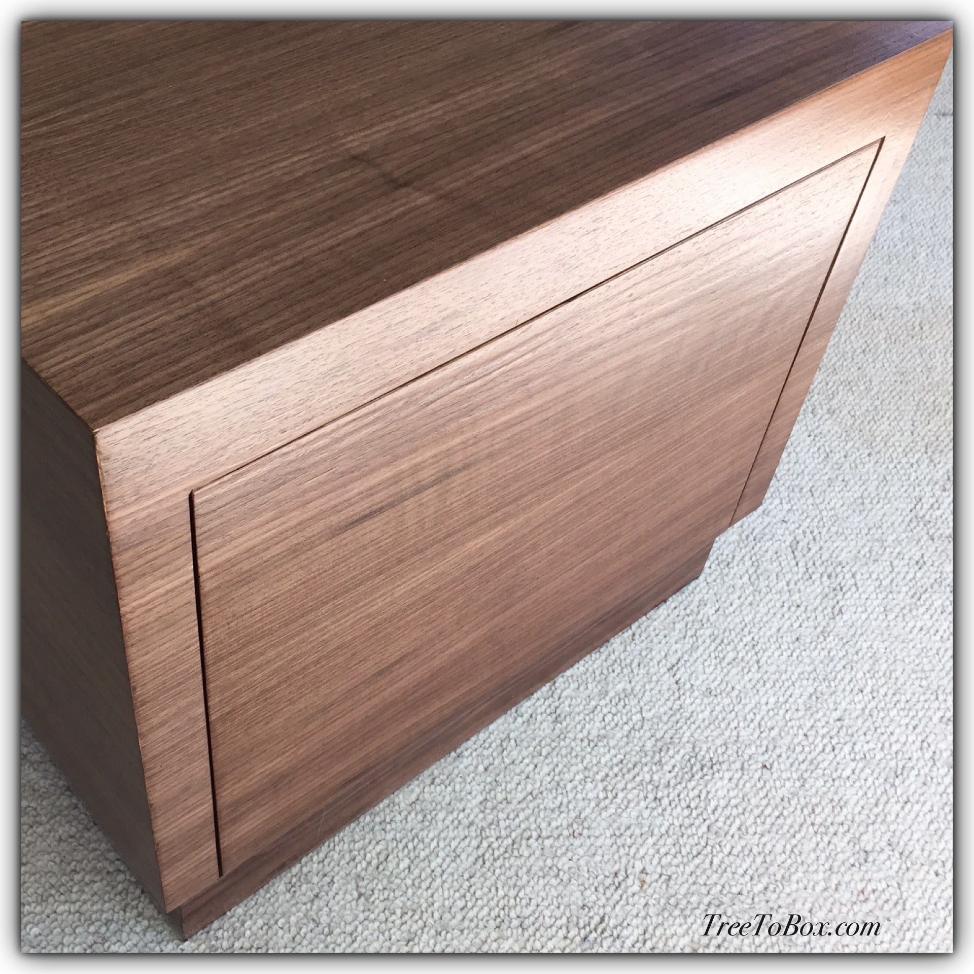 Revolving phonograph album cabinet - TreeToBox