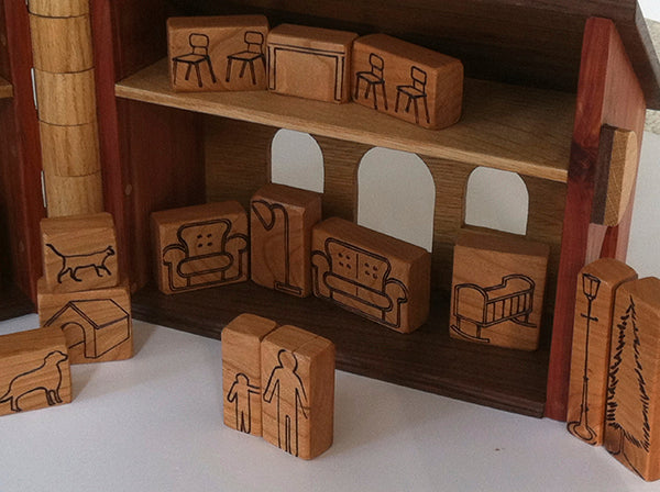 Wooden doll house - TreeToBox