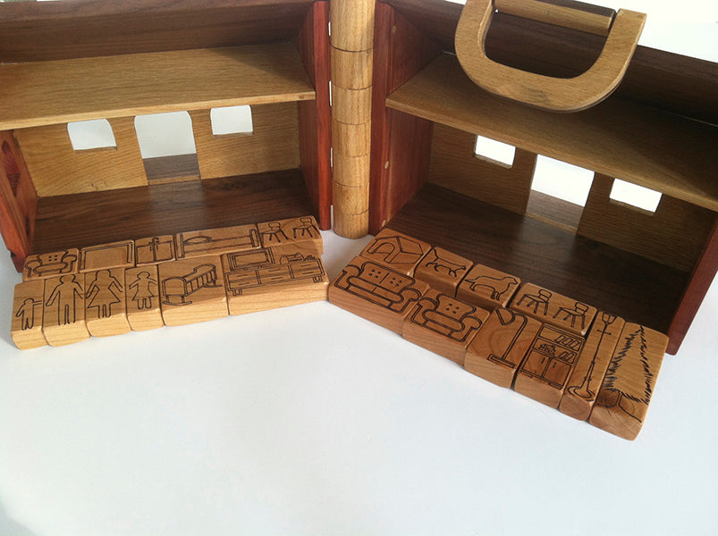 Wooden doll house - TreeToBox
