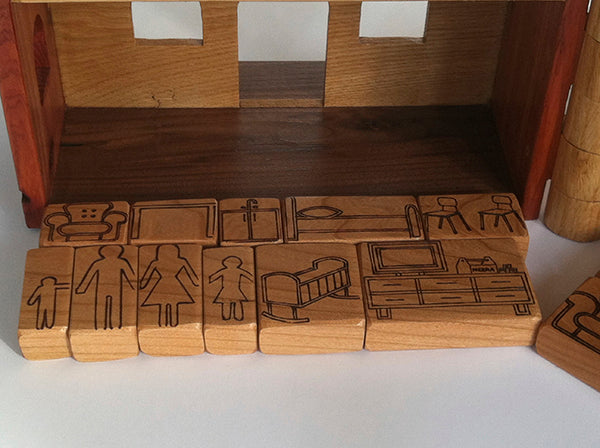 Wooden doll house - TreeToBox
