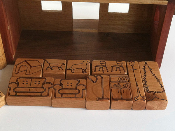 Wooden doll house - TreeToBox