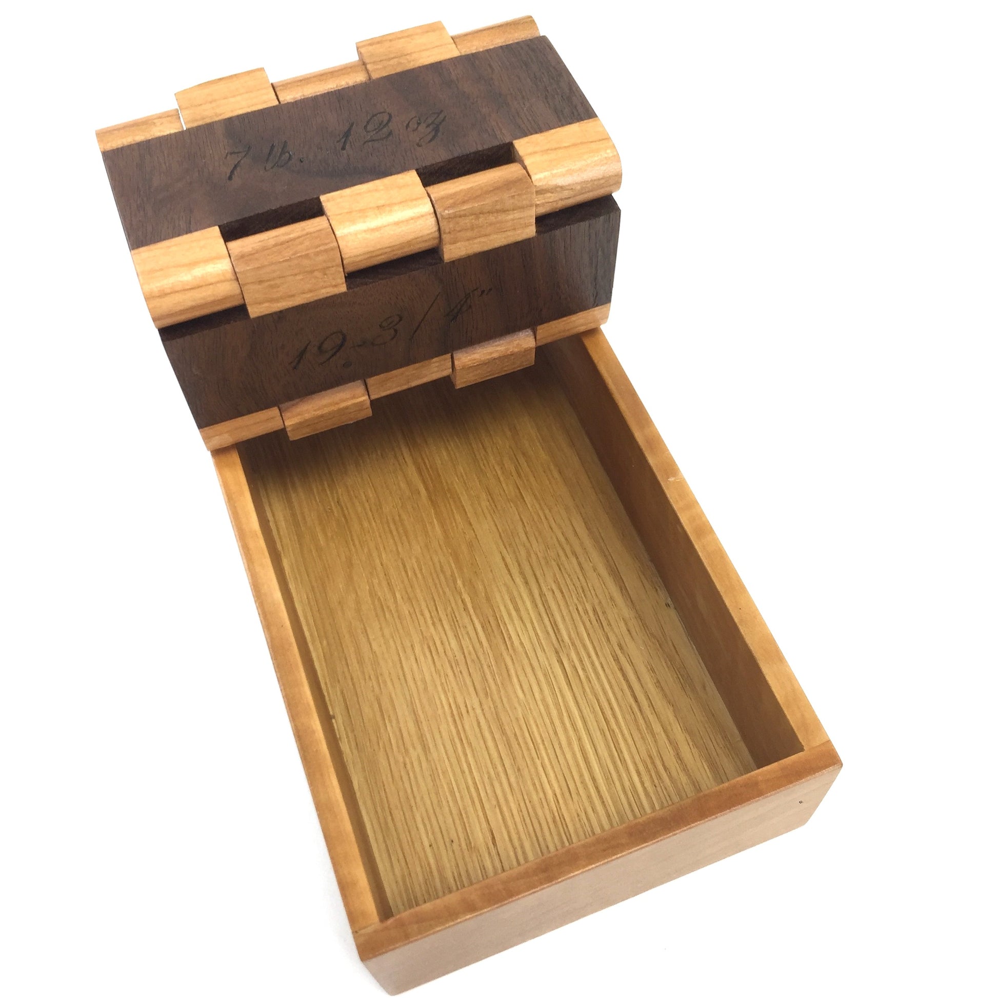Multiple hinged wooden box - TreeToBox