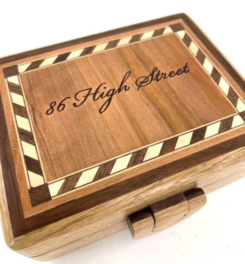 Small Custom wooden box<p><h5><span style="color: #2b00ff;">(Base price shown) - TreeToBox