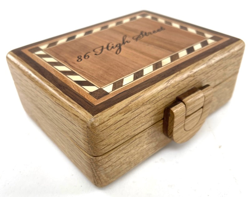 Small Custom wooden box<p><h5><span style="color: #2b00ff;">(Base price shown) - TreeToBox