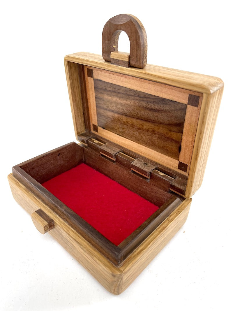 Small Custom wooden box<p><h5><span style="color: #2b00ff;">(Base price shown) - TreeToBox