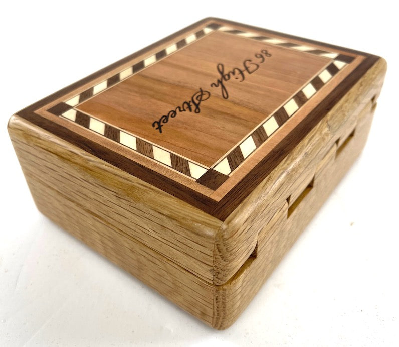 Small Custom wooden box<p><h5><span style="color: #2b00ff;">(Base price shown) - TreeToBox