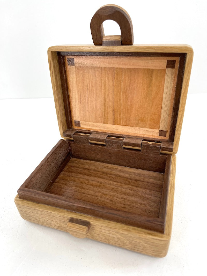 Small Custom wooden box<p><h5><span style="color: #2b00ff;">(Base price shown) - TreeToBox