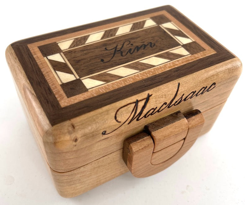 Small Custom wooden box<p><h5><span style="color: #2b00ff;">(Base price shown) - TreeToBox