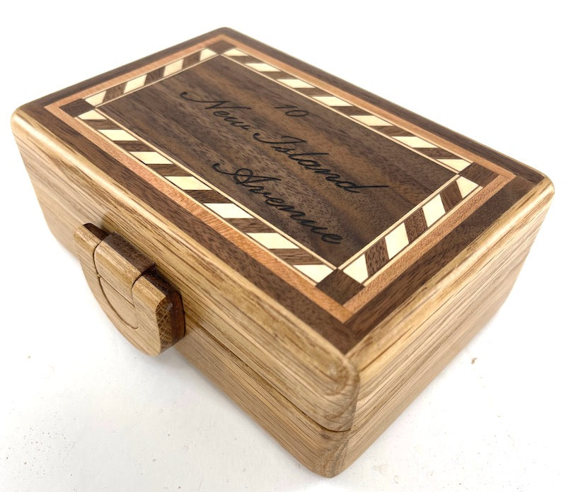 Small Custom wooden box<p><h5><span style="color: #2b00ff;">(Base price shown) - TreeToBox