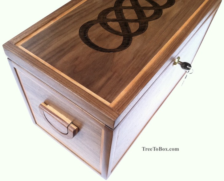 Wooden legacy box - treetobox