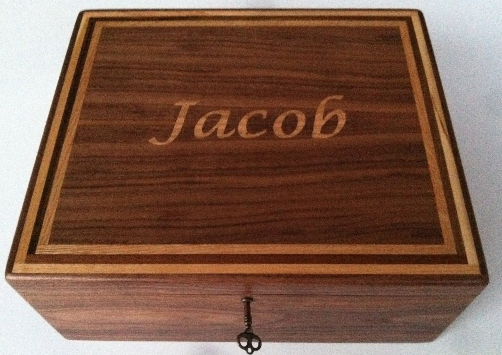 Custom wooden box - TreeToBox